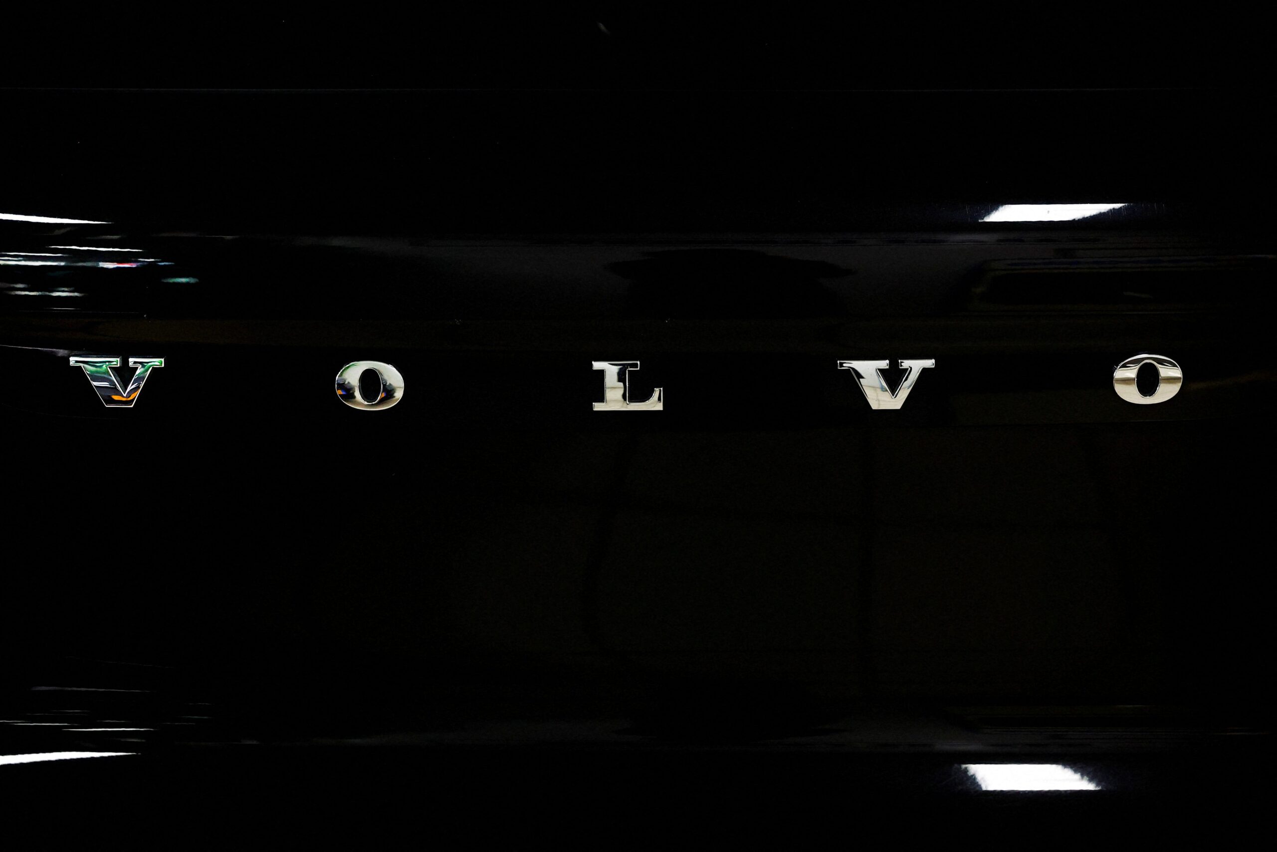 Volvo geri çağırma, Volkswagen geri çağırma, Polestar geri çağırma, NHTSA, araç geri çağırma, otomotiv geri çağırma, güvenlik geri çağırma, araç güvenliği, geri görüş kamerası, motor yağı sızıntısı, VIN, araç tanımlama numarası, Volvo, Volkswagen, Polestar
