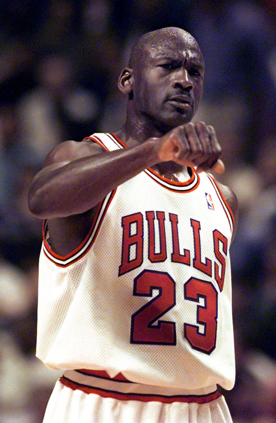 Michael Jordan, NBA, NBC, Spor Yayını, Basketbol, Roundball Rock, John Tesh, Nostalji, Chicago Bulls, 1990lar, Rick Cordella, Özel Katkıda Bulunan, TV Yayını, Reklam Etkinliği, NBA on NBC, Basketbol Efsanesi
