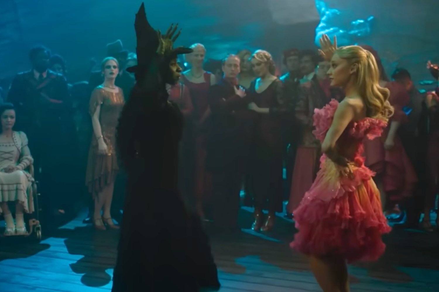 Ariana Grande, Cynthia Erivo, Wicked, Wicked film, Wicked musical, Jon M. Chu, NBC, Peacock, televizyon özel programı, canlı müzik, For Good, Wicked: For Good, müzikal adaptasyon, Broadway, müzik, Oz, yayın tarihi, fragman, sinema, haber, Variety, Los Angeles, Peacock Tiyatrosu, oyuncu kadrosu, gösteri, eğlence.
