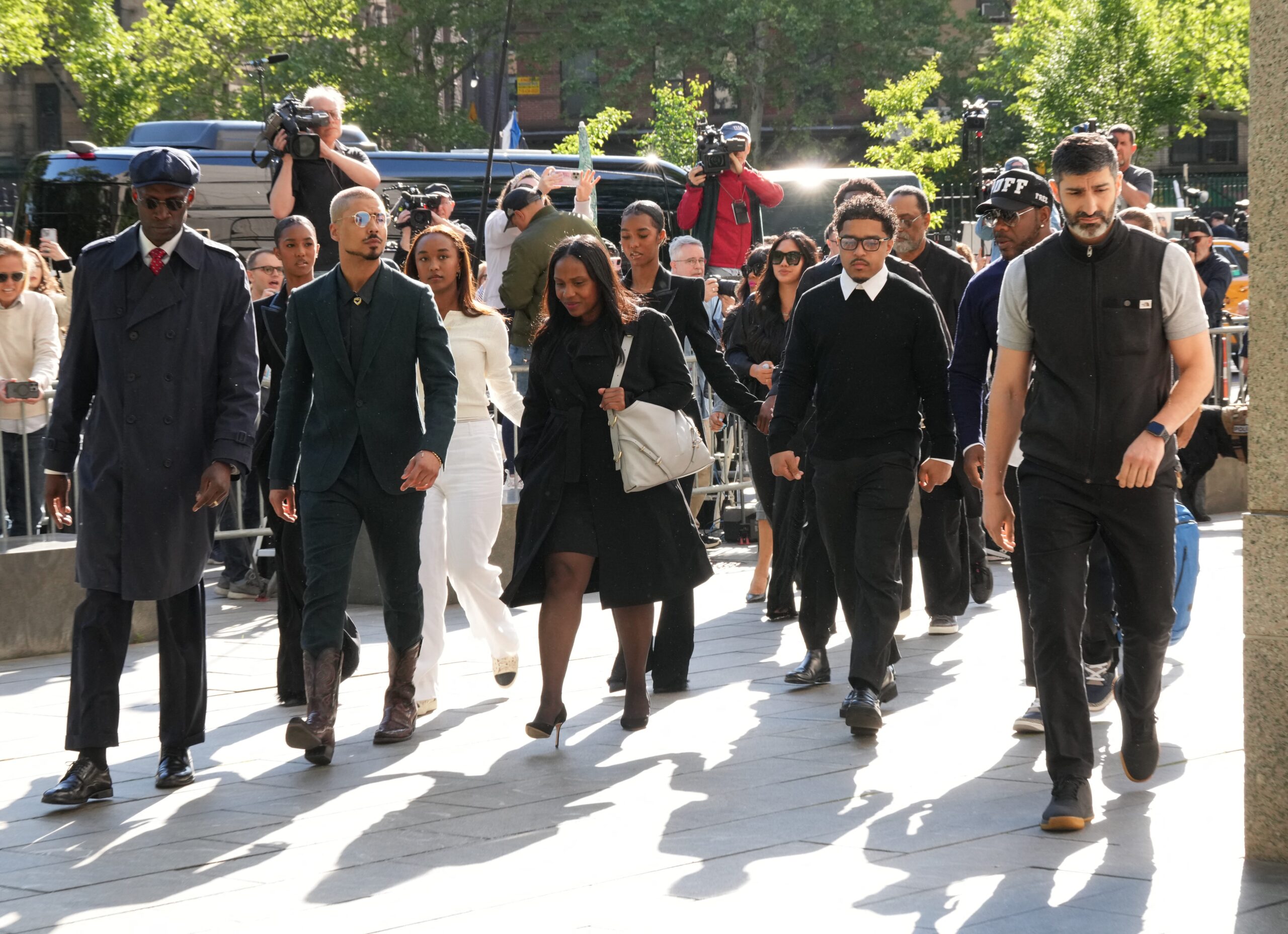 Şan Diddy Combs, Sean Diddy Combs davası, Sean Combs seks suçları, Quincy Brown, Justin Combs, Christian Combs, Chance Combs, DLila Combs, Jessie Combs, Janice Combs, racketeering, seks ticareti, fuhuş, Lil Rod, Rodney Jones, Justin Combs seks davası, Christian Combs cinsel saldırı, King Combs, Love Sean Combs, Dana Tran, Kim Porter, Al B. Sure, Power Book, Dope, Brotherly Love, Star, Sobrio, IMG Models, Bad Boy Records, Cyncerely C3, Pick a Side, Diddy baskını, UCLA Bruins, Respectfully Justin, The Crew League, meta anahtar kelimeler
