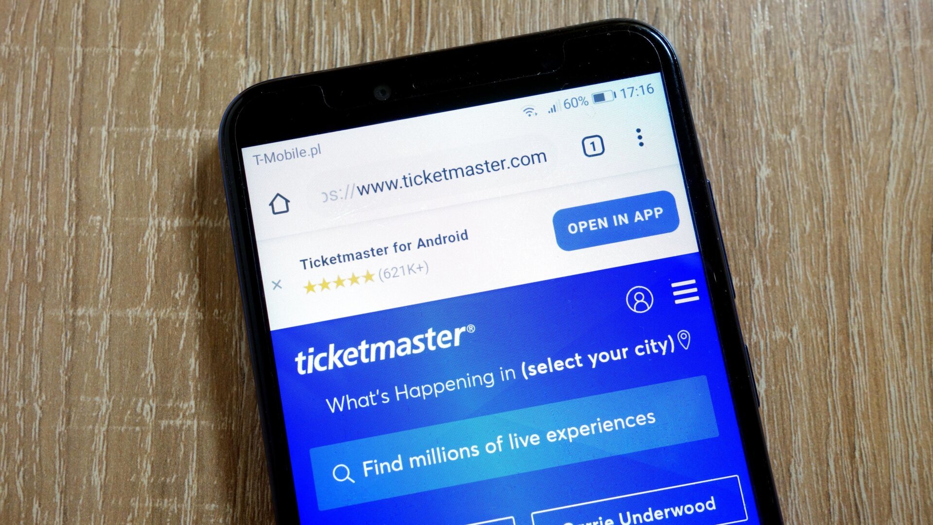 Meta anahtar kelimeler için Türkçe karşılıklarını ve yaygın olarak kullanılan İngilizce terimleri de ekleyerek bir liste hazırladım:

bilet, bilet fiyatları, Ticketmaster, hizmet bedeli, gizli ücretler, şeffaf fiyatlandırma, junk fee, Biden yönetimi, tüketici hakları, Federal Ticaret Komisyonu, FTC, rekabet, fiyat karşılaştırması, konser biletleri, etkinlik biletleri, онлайн билеты, ticket fees, service fees, all-in pricing, transparent pricing, hidden fees, concert tickets, event tickets, consumer rights, competition, price comparison, ticketing industry
