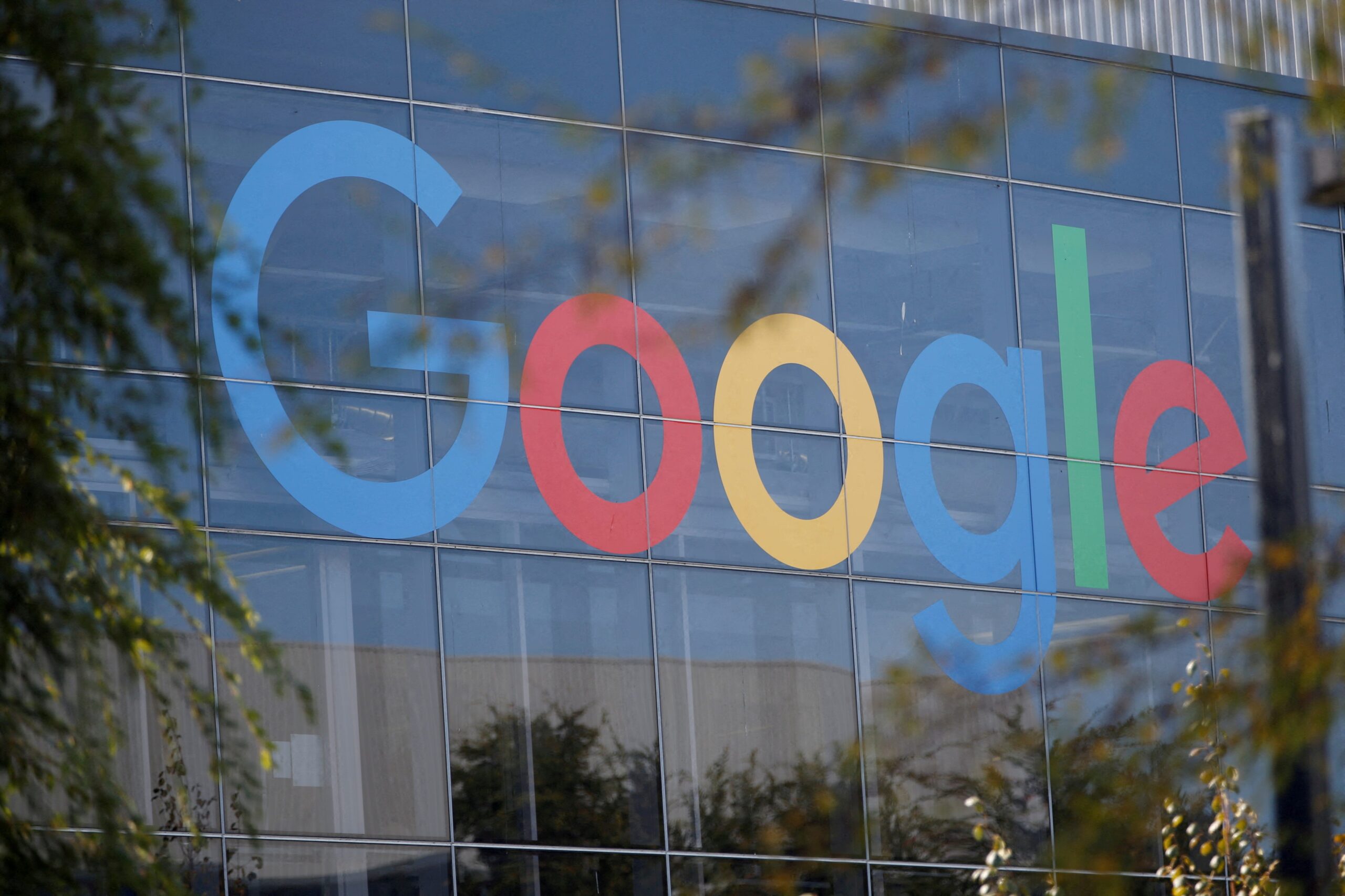 Google, G logo, yeni logo, marka güncellemesi, Google I/O 2025, Product Sans, Ruth Kedar, iOS, Android, uygulama ikonu, tasarım değişikliği, renk gradyanı, kurumsal kimlik, marka evrimi, teknoloji haberleri, marka tasarımı
