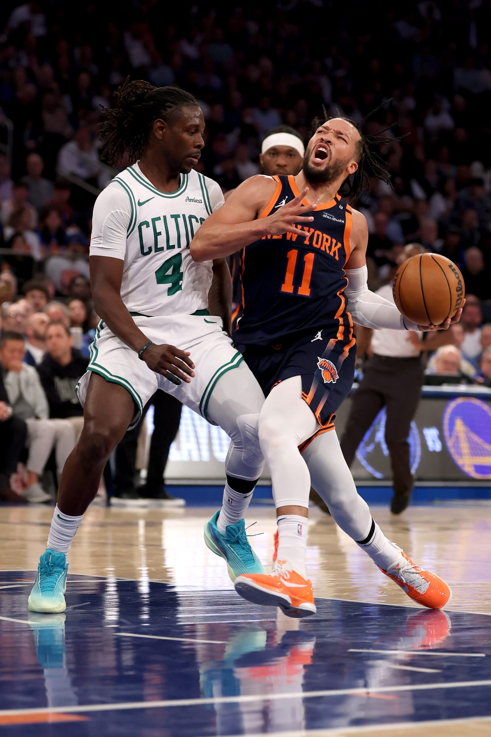 New York Knicks, Boston Celtics, Jalen Brunson, NBA playoffs, Eastern Conference Semifinals, Game 4, basketball, maç özeti, skor, analiz, Tom Thibodeau, Jayson Tatum, Mikal Bridges, OG Anunoby, Karl-Anthony Towns, TD Garden, şampiyonluk, basketbol, play-off'lar, Doğu Konferansı Yarı Finalleri, 25 yıl
