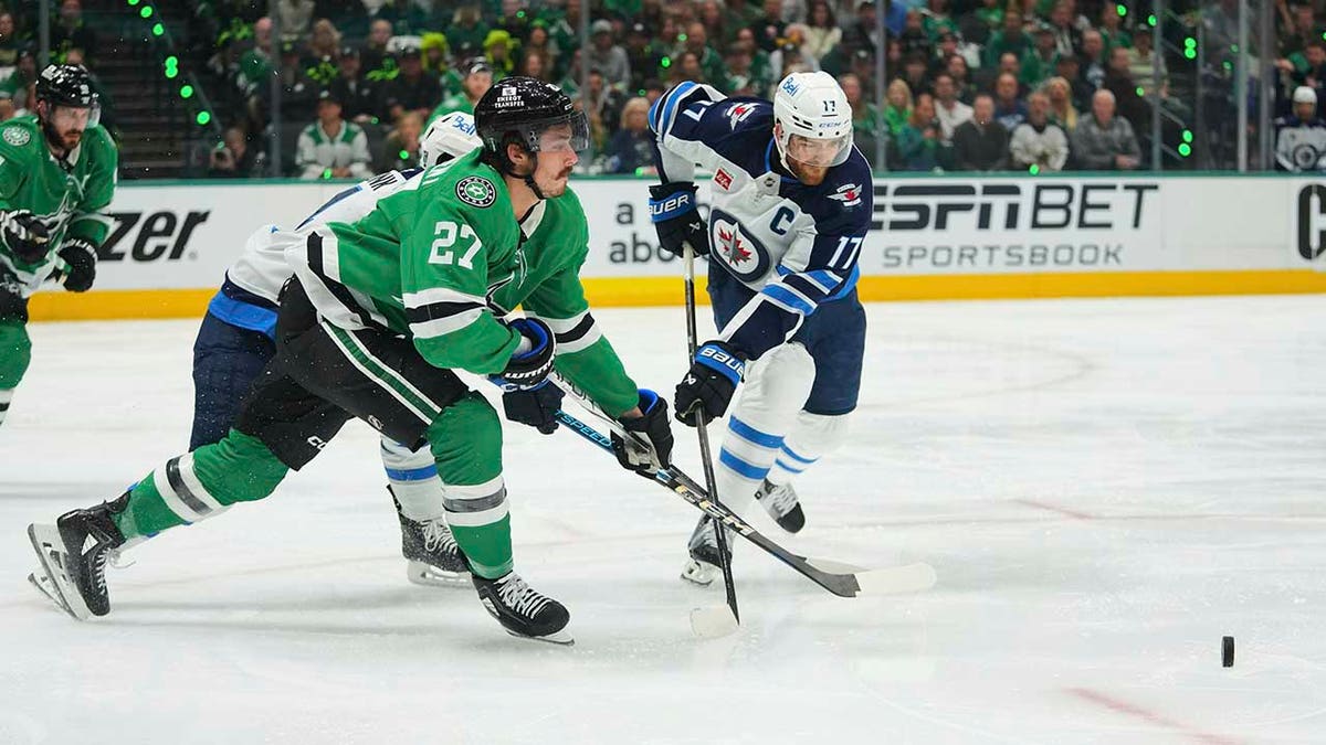 Dallas Stars, Mason Marchment, Winnipeg Jets, Stanley Cup playoffs, NHL, Graham Skilliter, Mark Scheifele, Alexander Petrovic, Connor Hellebuyck, Buz hokeyi, Playofflar, hakem, tartışmalı gol, spor
