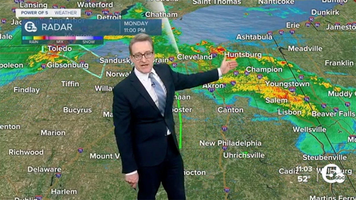 Hava durumu, Meteorolog Mark Johnson, WEWS News 5, Cleveland, Ohio, İşten çıkarma, İşten çıkarma, Katie McGraw, Steve Weinstein, Jodie Heisner, Haberler, Meteoroloji, Deprem, Sosyal medya, Facebook, Threads