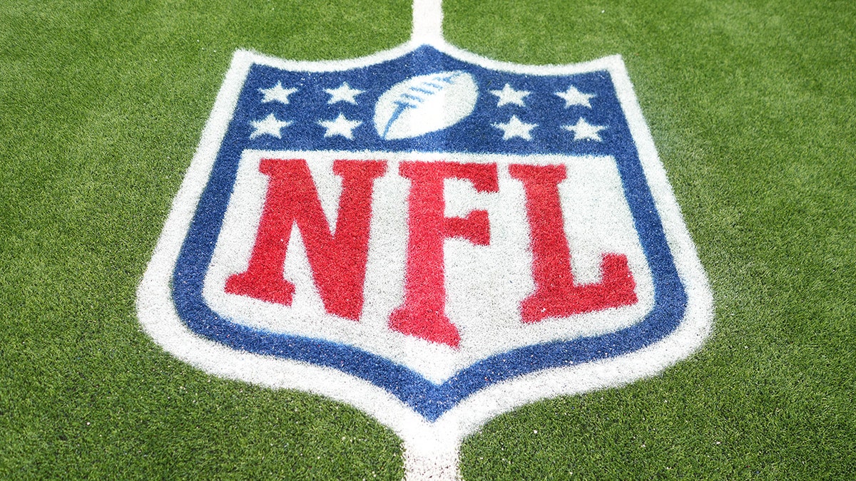 NFL, FOX, 2025 sezonu, Cumartesi çift maç, Philadelphia Eagles, Washington Commanders, Chicago Bears, Green Bay Packers, NFC Şampiyonası, Süper Kupa, Jalen Hurts, Saquon Barkley, Maç programı, Yayın hakları, Spor haberleri, Futbol, Amerikan futbolu, Takvim
