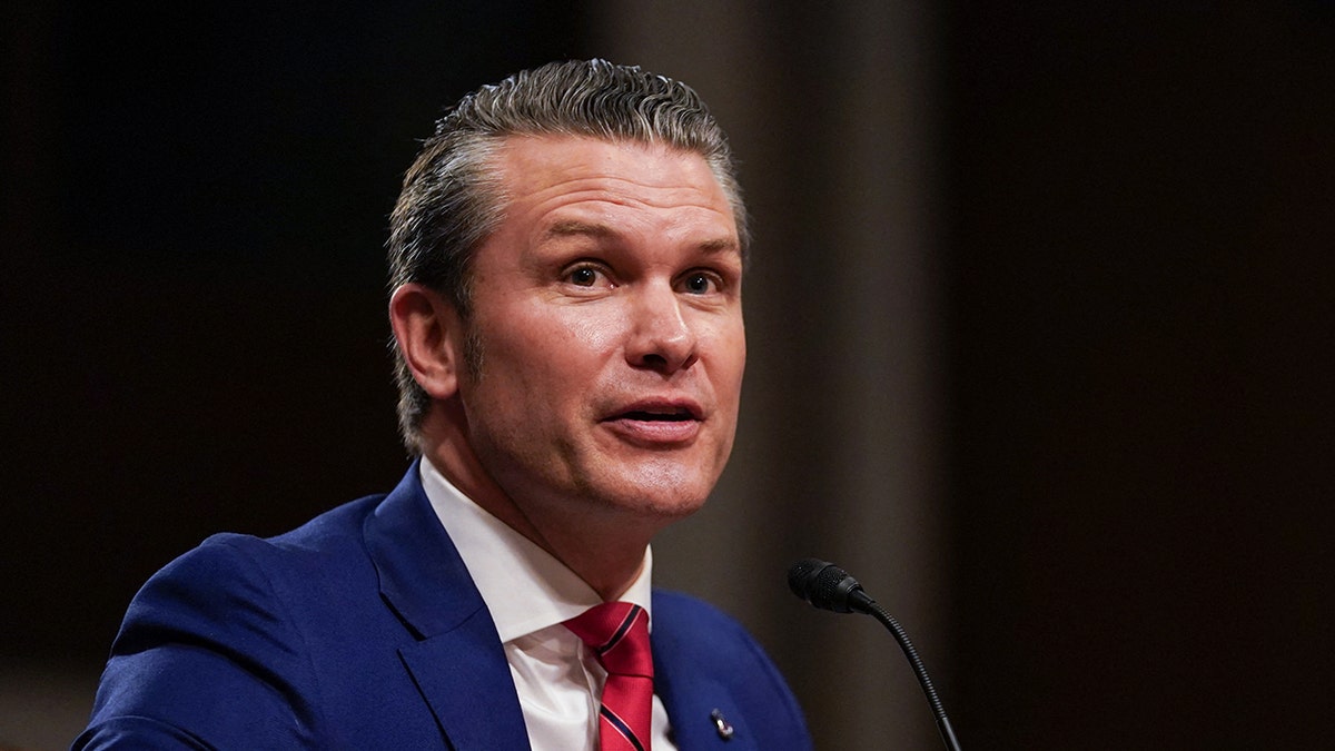 transgender askerler, cinsiyet geçişi tedavisi, pentagon, askeri yasak, pete hegseth, ayrımcılık, askeri hazırlık, DEI girişimleri, abd yüksek mahkemesi, cinsel kimlik, cinsiyet disforisi, askeri sağlık, personel politikası, gönüllü ayrılma, zorunlu ayrılma
