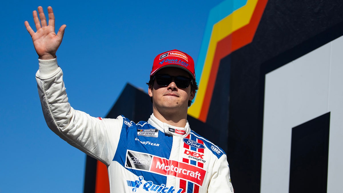 Harrison Burton, NASCAR, Xfinity Series, Indy 500, Indianapolis Motor Speedway, motorsporları, yarış, Fox News, BetMGM 300, Charlotte, yarışçı, otomobil yarışı
