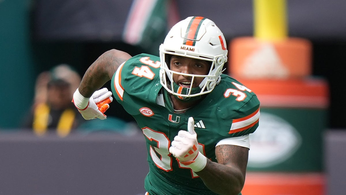 Miami futbolcusu, Adarius Hayes, kaza, ölümlü kaza, Largo, Florida, Kia Soul, trafik kazası, sürüş ihlalleri, Miami Hurricanes, üniversite futbolu, spor haberleri, Fox News, Orlando Sentinel, Tampa, St. Petersburg
