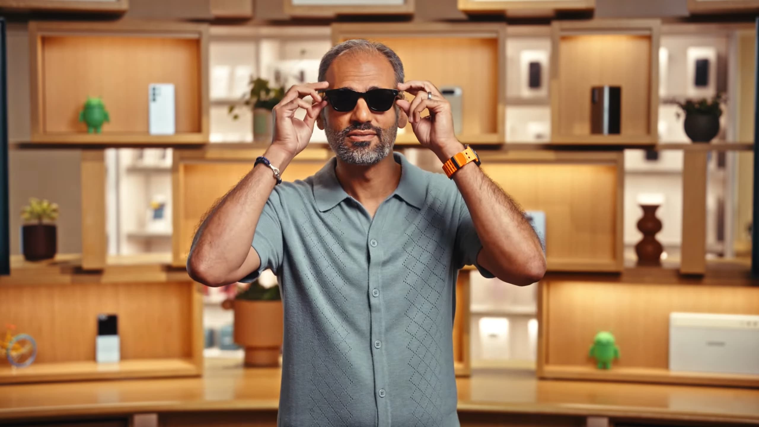 Android XR, Android XR gözlükleri, Google I/O 2025, AR gözlük, artırılmış gerçeklik, Sameer Samat, Samsung, Gemini, VR başlıkları, geliştirici güncellemeleri, prototip, teknoloji haberleri, lansman tarihi, fiyatlandırma, donanım, kamera lensi, giyilebilir teknoloji, sanal gerçeklik, Android, I/O deneyimi
