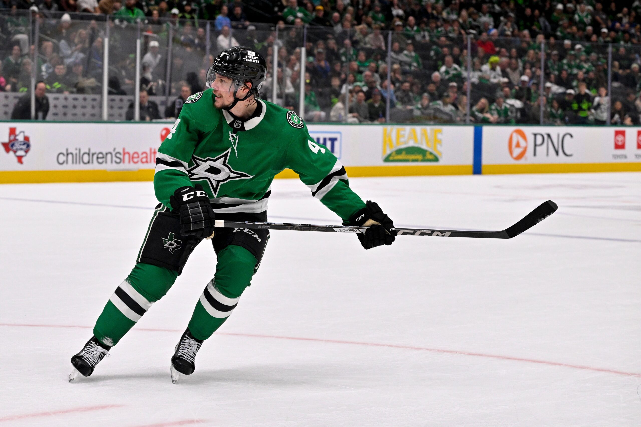 Dallas Yıldızları, Miro Heiskanen, Winnipeg Jets, NHL Playoffs, Buz Hokeyi, Sakatlık, Geri Dönüş, Peter DeBoer, Mikko Rantanen, uzun süreli sakatlık listesi, diz sakatlığı, Mark Stone, Vegas Golden Knights, 2. Tur, Seri, Maç 4, 11-7 diziliş, defans oyuncusu, forvet, hokey
