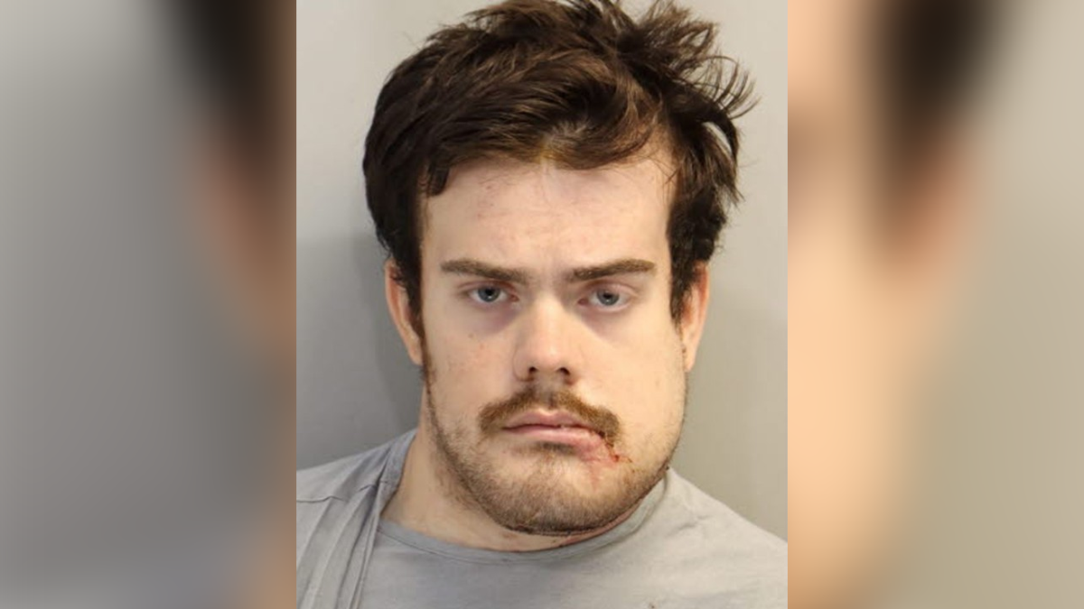 Phoenix Ikner, Florida State University, FSU, Tallahassee, Shooting, Mass Shooting, Leon County, Wakulla County, Murder, Attempted Murder, Bond Denied, Court Appearance, Mugshot, Jaw Injury, Police, Crime, Investigation, Kidnapping, Norway, Çocuk Kaçırma, Cinayet, Cinayet Girişimi, Kefalet Reddi, Mahkeme, Polis, Suç, Soruşturma, Norveç
