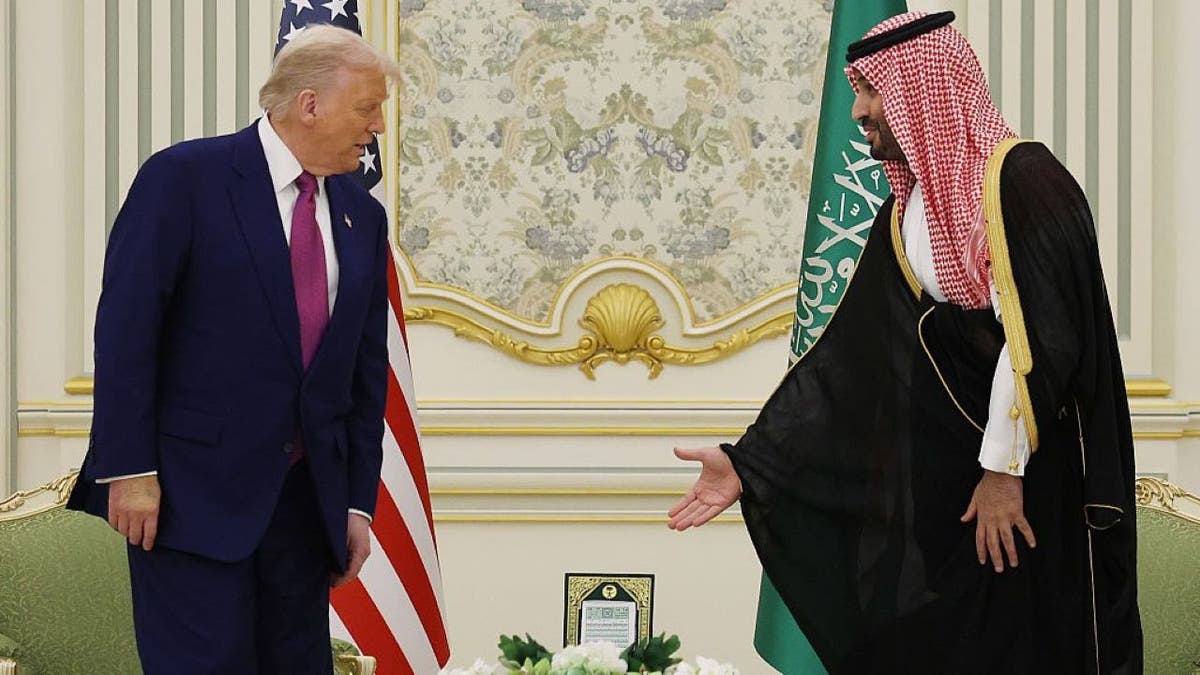 Donald Trump, Suudi Arabistan, Orta Doğu, barış, Riyad, Muhammed bin Selman, ekonomik kalkınma, İran, Batı müdahaleciliği, ticaret anlaşmaları, ABD işleri, savunma anlaşmaları, Smithsonian Enstitüsü, Elon Musk, Sam Altman, Larry Fink, DataVolt, yapay zeka, veri merkezleri, Google, Oracle, Salesforce, AMD, Uber, savunma paketi, savaş ekipmanları, hava kuvvetleri, uzay yetenekleri, füze savunması, deniz güvenliği, sınır güvenliği, kara kuvvetleri, bilgi sistemleri
