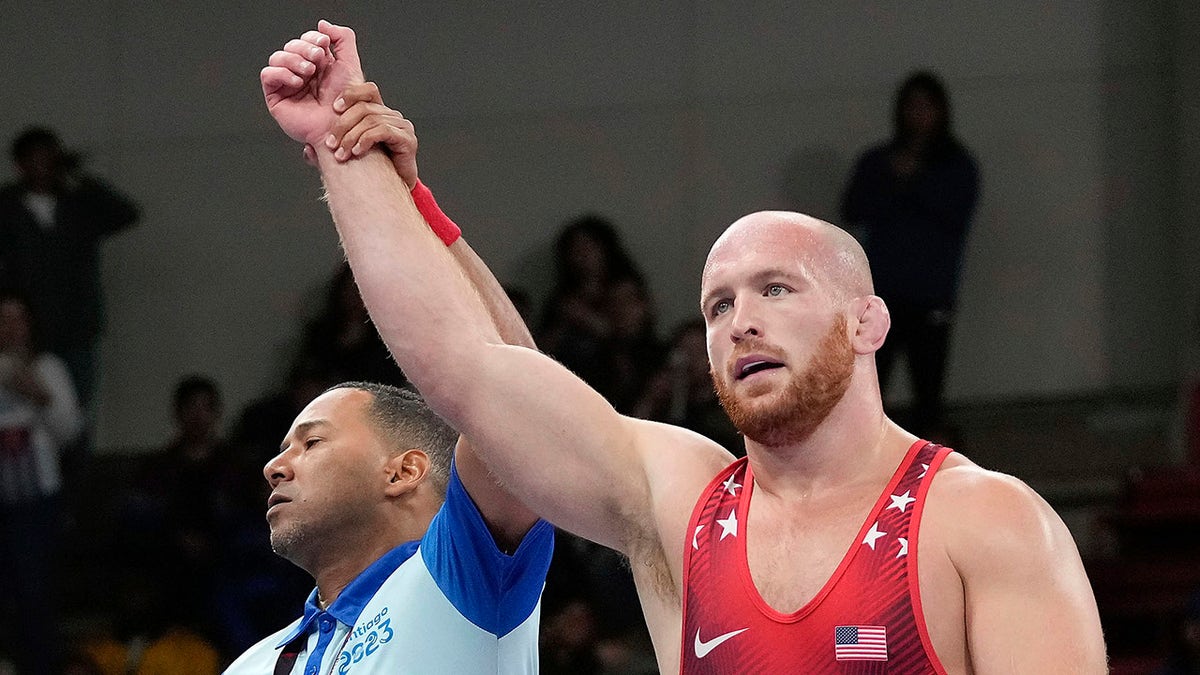 Kyle Snyder, fuhuş, tutuklama, Ohio, Columbus, Real American Freestyle, Olimpiyat, güreş, Hulk Hogan, Eric Bischoff, Muhamet Malo Turnuvası, Zagreb Open
