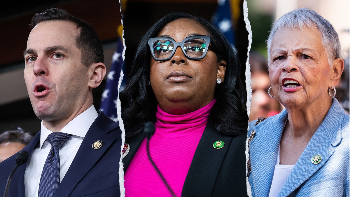 ABD, siyaset, haberler, Cumhuriyetçiler, Demokratlar, Buddy Carter, Robert Menendez, Bonnie Watson Coleman, LaMonica McIver, ICE, Göçmenlik ve Gümrük Muhafaza, Delaney Hall Gözaltı Merkezi, New Jersey, Kongre, Komite görevlendirmeleri, Sınır güvenliği, Yasadışı göçmenler, Protesto, DHS, İç Güvenlik Bakanlığı, Hakeem Jeffries, Ras Baraka, Siyasi olay, Gözaltı tesisi, Kongre üyeleri, Denetim, Yasa uygulama, Güvenlik, Tartışma, Trump yönetimi, Sağlık hizmeti, Küçük işletmeler, Ödenekler, Enerji ve Ticaret, İç Güvenlik, Fox News, Siyasi manevra, Sınır krizi, Yasal haklar, Gözaltı koşulları, Sınır politikası, Siyasi anlaşmazlık, Kongre gözetimi, Halk sağlığı, Yasama eylemi, Kamu hizmeti, Seçmen temsilciliği, Radikal sol, Kural ihlali, Görevden alma, Çatışma, Siyasi gerilim, Siyasi taktik, Halkın güvenliği, Yasal süreç, Siyasi propaganda, Seçilmiş yetkililer, İfade özgürlüğü, Denetim hakları, İcra gücü, Kongre yetkisi, Göçmenlik politikası, Gözaltı politikası, Hukukun üstünlüğü, Siyasi protesto, Sınır kontrolü, Göçmenlik reformu, Yasal göç, İzinsiz giriş, Saldırı, Gözaltı merkezi baskını, Siyasi polemik, Siyasi strateji, Siyasi tepki, Siyasi tartışma, Siyasi yorum, Siyasi analiz, Siyasi eğilim, Siyasi sonuç, Siyasi kriz, Siyasi çözüm, Siyasi denge, Siyasi değişim, Siyasi reform, Siyasi güç, Siyasi sistem, Siyasi ideoloji, Siyasi kampanya, Siyasi eylem, Siyasi katılım, Siyasi sorumluluk, Siyasi şeffaflık, Siyasi temsil, Siyasi hesap verebilirlik, Siyasi bütünlük, Siyasi liderlik, Siyasi diyalog, Siyasi işbirliği, Siyasi uzlaşma, Siyasi istikrar, Siyasi gerginlik, Siyasi kutuplaşma, Siyasi radikalleşme, Siyasi aşırılık, Siyasi şiddet, Siyasi nefret, Siyasi ayrımcılık, Siyasi eşitsizlik, Siyasi adaletsizlik, Siyasi baskı, Siyasi zulüm, Siyasi sansür, Siyasi dezenformasyon, Siyasi manipülasyon, Siyasi istismar, Siyasi yolsuzluk, Siyasi çıkar çatışması, Siyasi lobicilik, Siyasi bağış, Siyasi finansman, Siyasi seçimler, Siyasi oylama, Siyasi referandum, Siyasi anket, Siyasi analiz, Siyasi tahmin, Siyasi yorumlama, Siyasi perspektif, Siyasi eleştiri, Siyasi reform, Siyasi gelişim, Siyasi ilerleme, Siyasi gerileme, Siyasi kriz, Siyasi fırsat, Siyasi tehdit, Siyasi meydan okuma, Siyasi risk, Siyasi ödül, Siyasi sonuç, Siyasi miras
