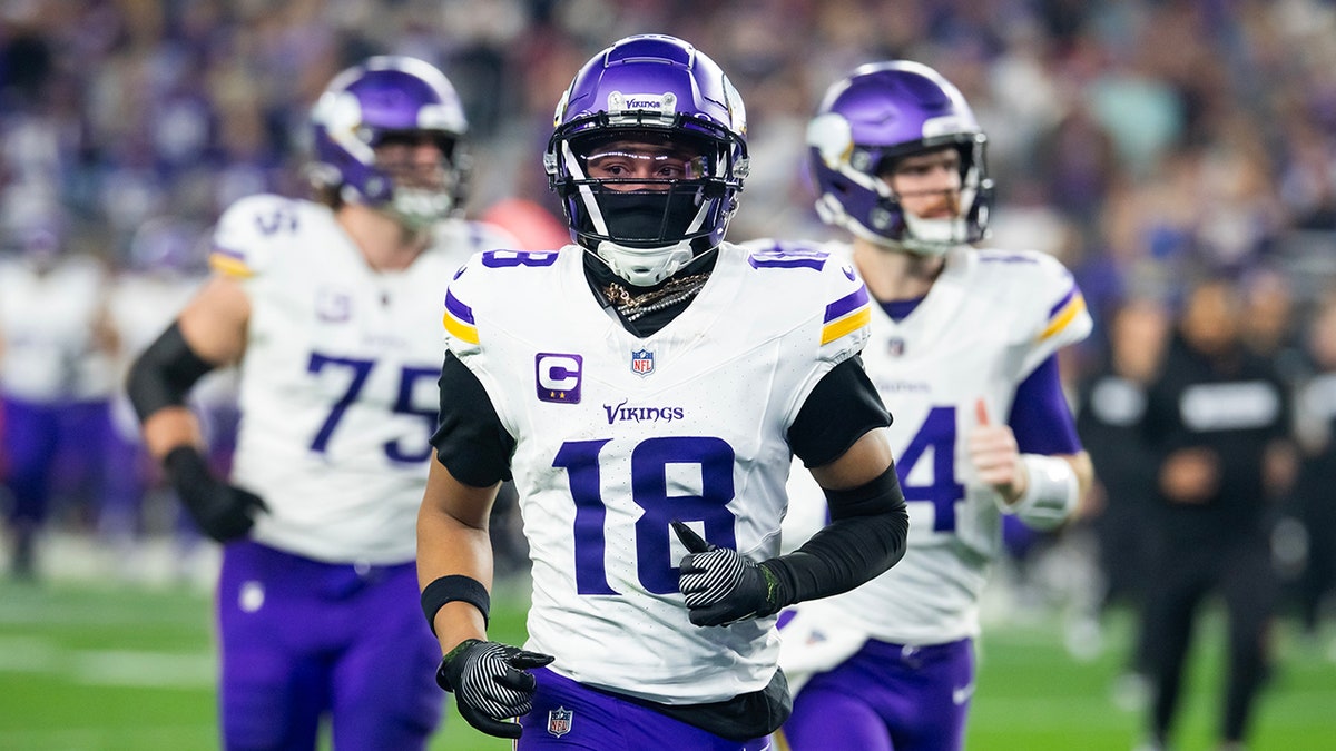 Minnesota Vikings, NFL, Uluslararası Maçlar, İrlanda, İngiltere, Pittsburgh Steelers, Cleveland Browns, Croke Park, Tottenham Hotspur Stadium, Mark Wilf, NFL Network, Fox News, Spor Haberleri, Futbol
