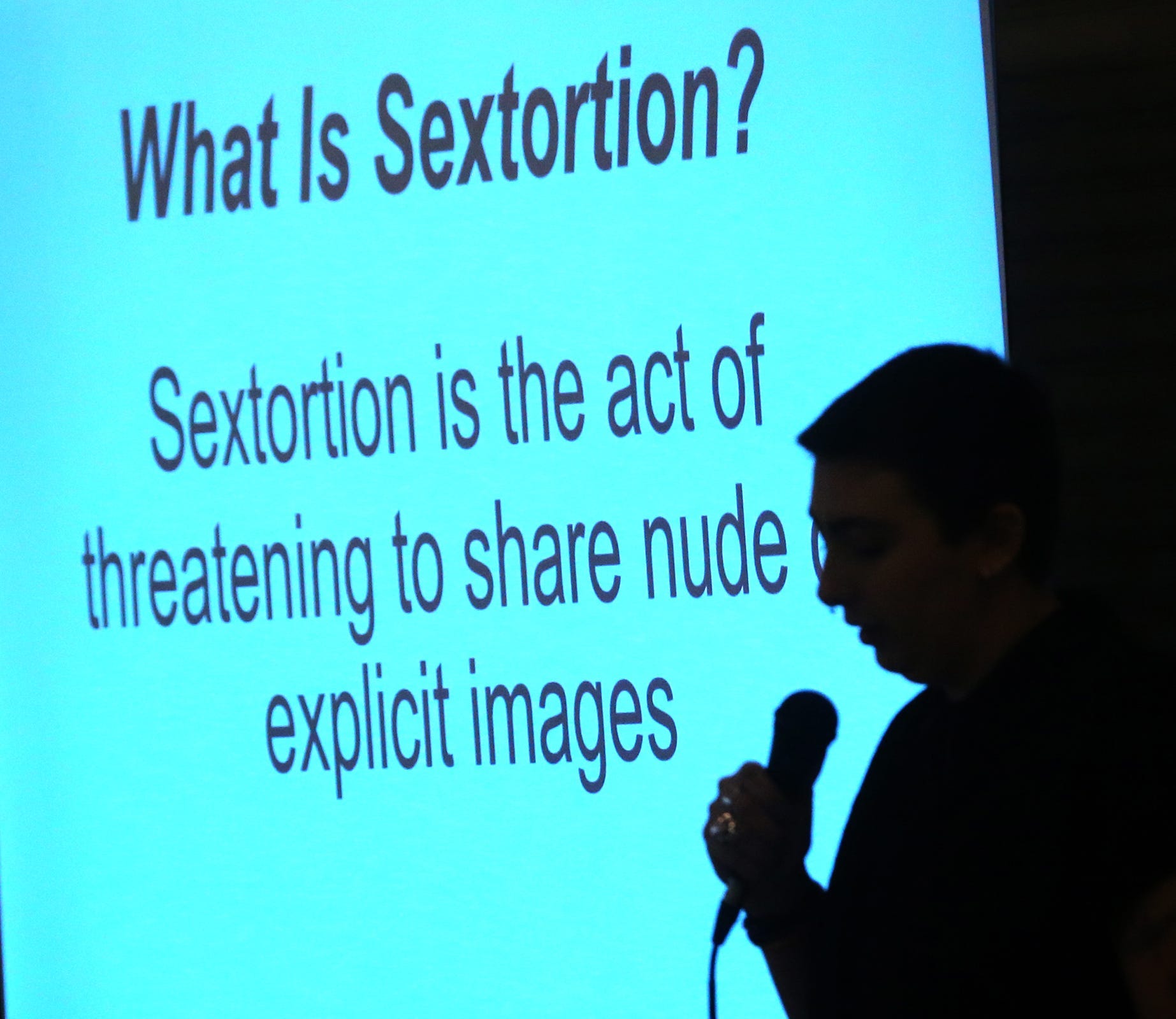 Şantaj, cinsel şantaj, sextortion, çevrimiçi şantaj, internet suçları, FBI, Adalet Bakanlığı, Côte d'Ivoire, Fildişi Sahili, Alfred Kassi, Moussa Diaby, Oumar Cisse, Oumarou Ouedraogo, Jonathan Kassi, intihar, reşit olmayanlar, çocuklar, gençler, siber suç, finansal şantaj, Instagram, siber güvenlik, çevrimiçi güvenlik, dolandırıcılık, para aklama, sanal zorbalık, kurbanlar, dava, tutuklama, suçlular, siber tehdit, dijital güvenlik, internet güvenliği, çocuk istismarı, cinsel istismar, finansal kayıp, siber suç raporlama, siber suç ihbar hattı
