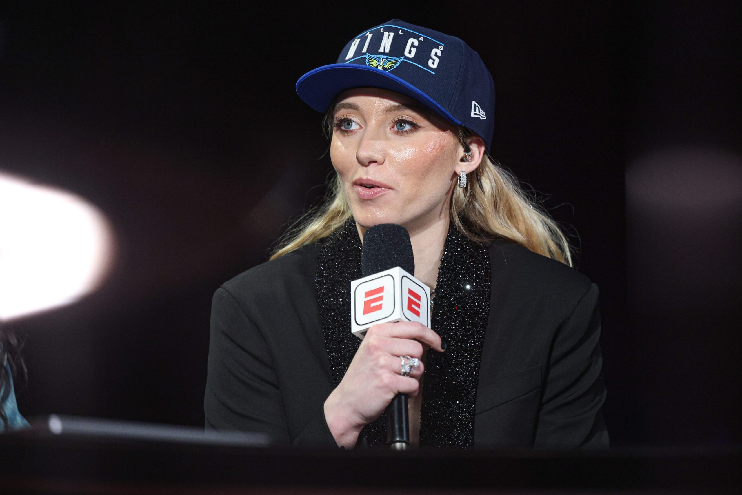 Paige Bueckers, WNBA, Dallas Wings, Minnesota Lynx, WNBA debut, WNBA tickets, College Park Center, Napheesa Collier, Kayla McBride, WNBA Draft, Kadınlar Basketbol Ligi, Biletler, Fiyatlar, Maç Takvimi, Arlington Teksas
