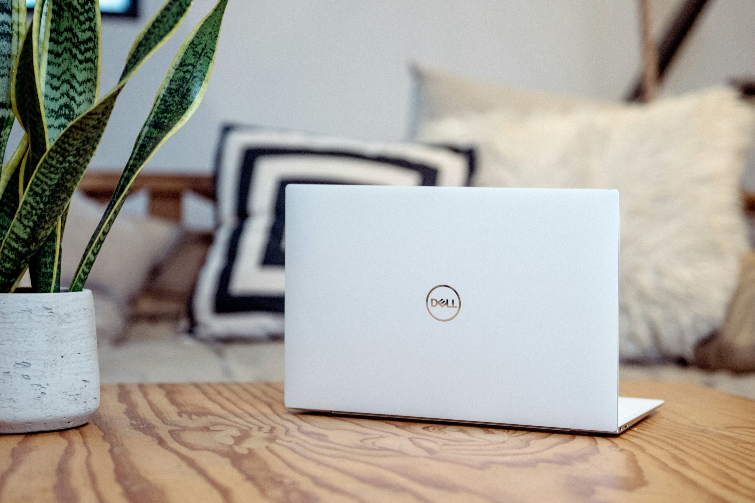 Dell dizüstü bilgisayarlar, HP dizüstü bilgisayarlar, dizüstü bilgisayar karşılaştırması, en iyi dizüstü bilgisayarlar, Dell XPS, HP OmniBook, Alienware, Omen, oyun dizüstü bilgisayarları, iş dizüstü bilgisayarları, Chromebook'lar, dizüstü bilgisayar incelemeleri, dizüstü bilgisayar satın alma rehberi

