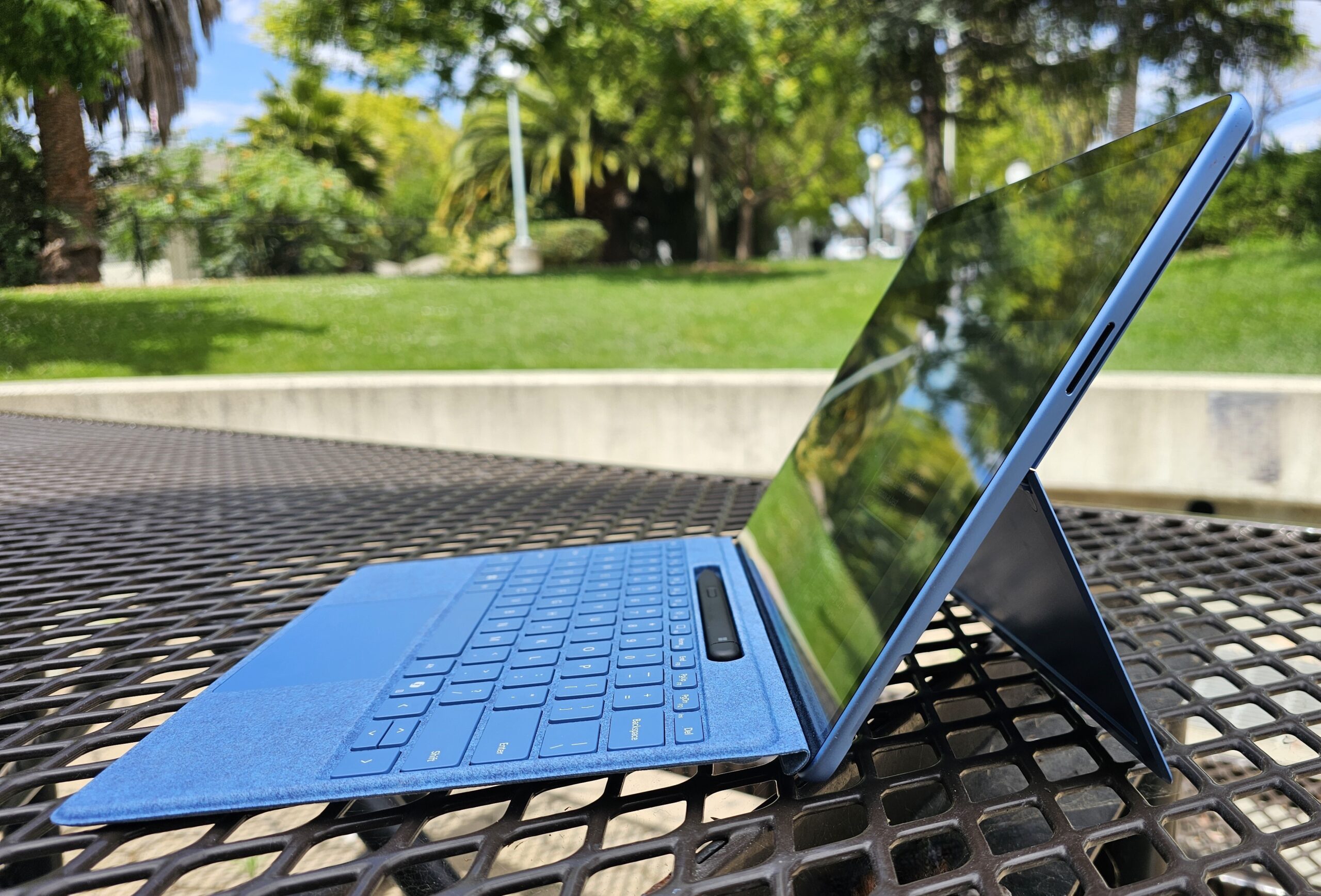 2'si 1 arada dizüstü bilgisayar, 2'si 1 arada, dizüstü bilgisayar, tablet, ayrılabilir tablet, 360 derece menteşe, klavye, stylus, dokunmatik ekran, performans, inceleme, satın alma rehberi, dezavantajlar, özellikler, öneriler, Microsoft Surface, Dell Inspiron, Asus ProArt, taşınabilirlik, fiyat, menteşe kalitesi, bağlantı noktaları, aktif stylus, basınç hassasiyeti, ekran yenileme hızı, termal yönetim, ağırlık, boyut, pil ömrü, jack of all trades, uzmanlık eksikliği, laptop karşılaştırması
