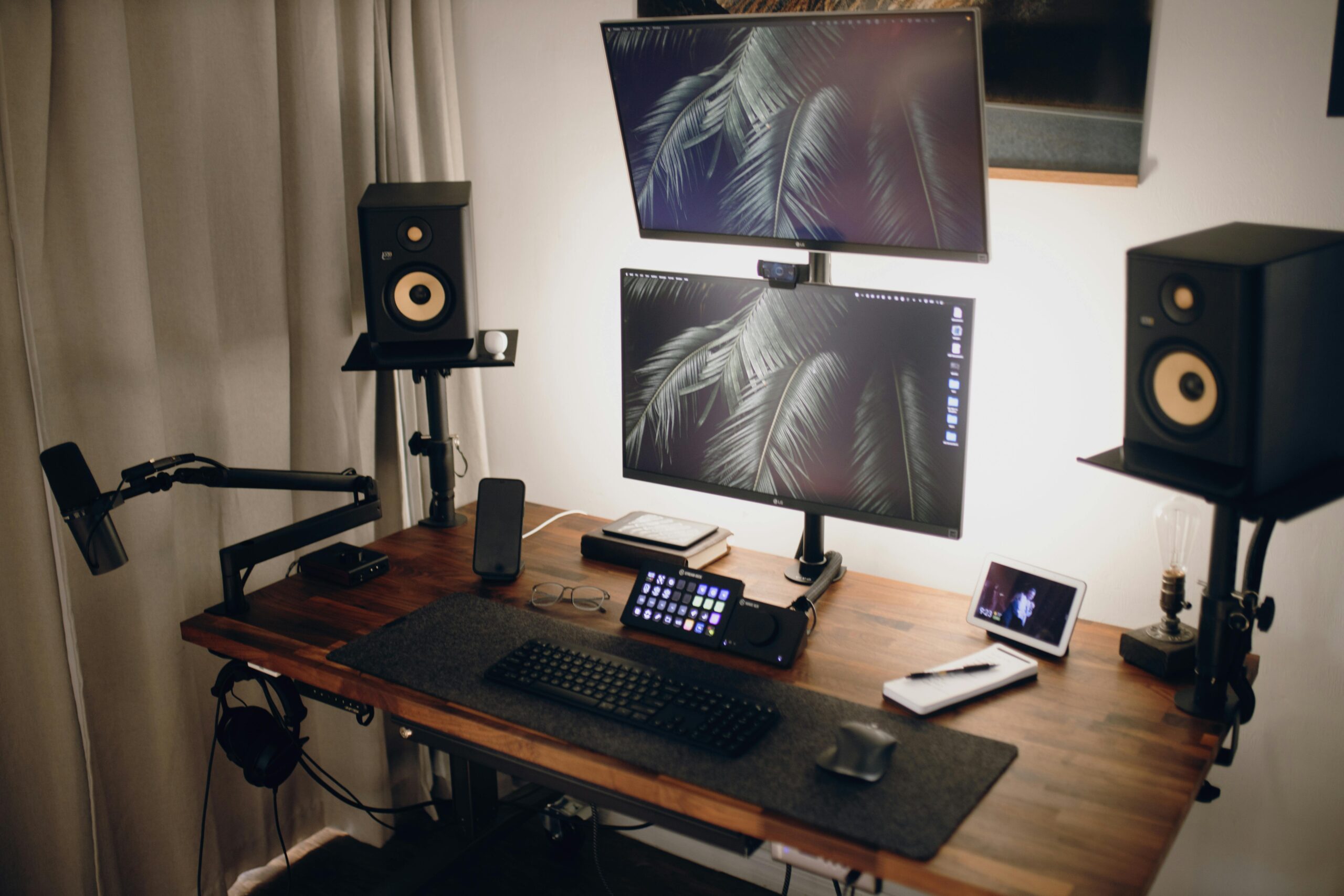 Laptop sesi yükseltme, Windows ses ayarları, VLC medya oynatıcı ses ayarı, Volume Master Chrome eklentisi, Equalizer APO, laptop hoparlör, laptop ses sorunları, ses bozulması, Windows 11 ses, ücretsiz ses yükseltme, bilgisayar sesi yükseltme, dizüstü bilgisayar ses ayarları, hoparlör hasarı, ses güvenliği, en iyi ses yükseltme yöntemleri
