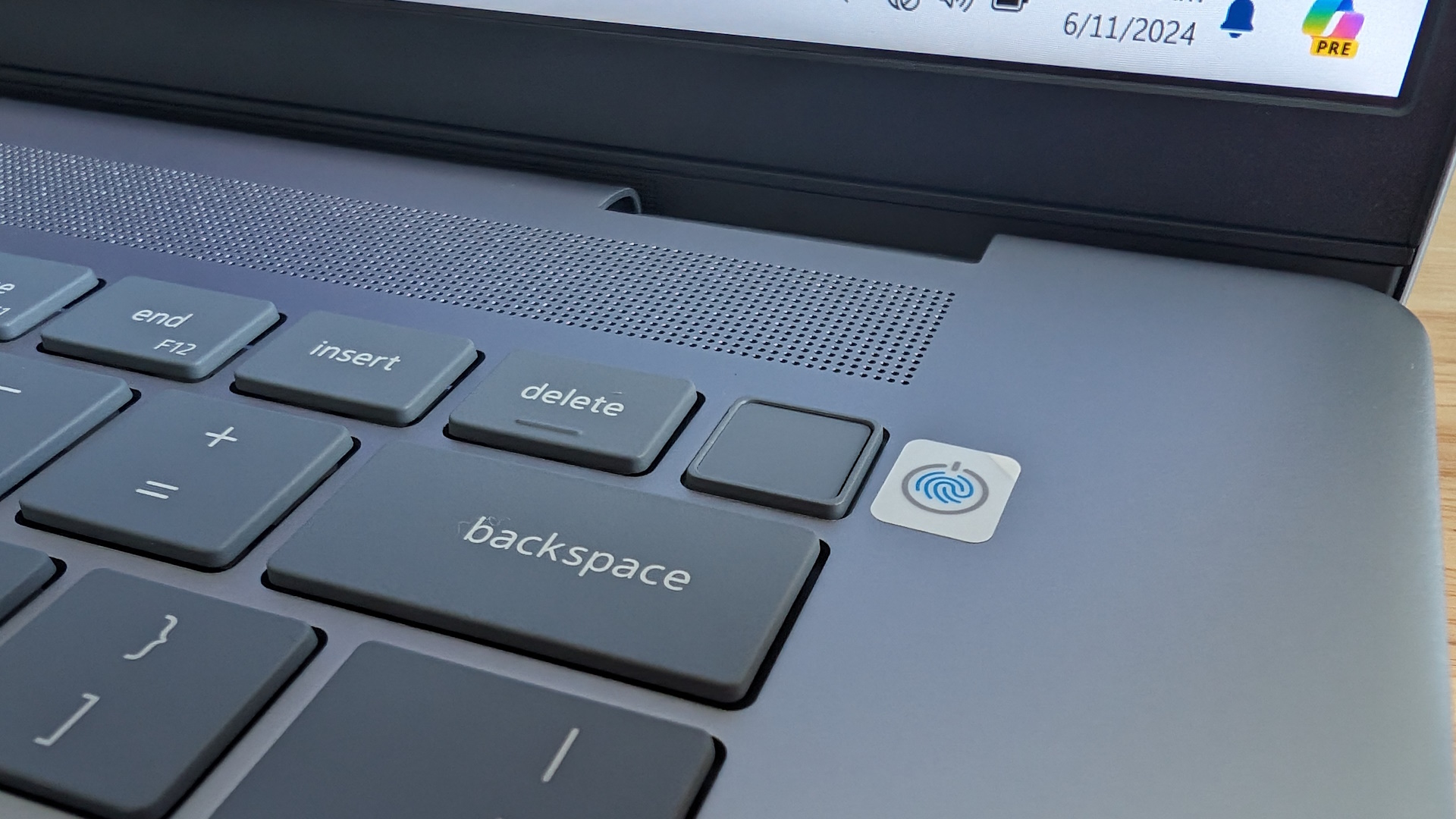 Windows Hello, biyometri, yüz tanıma, parmak izi tarayıcı, güvenlik, PC güvenliği, Windows 11, Windows 10, TPM, Trusted Platform Module, parola, PIN, passkey, web kamerası, dizüstü bilgisayar, masaüstü bilgisayar, kurulum, ayarlar, oturum açma, kimlik doğrulama, Kensington, USB parmak izi okuyucu, Chris Hoffman, Windows Intelligence, How-To Geek, PCWorld
