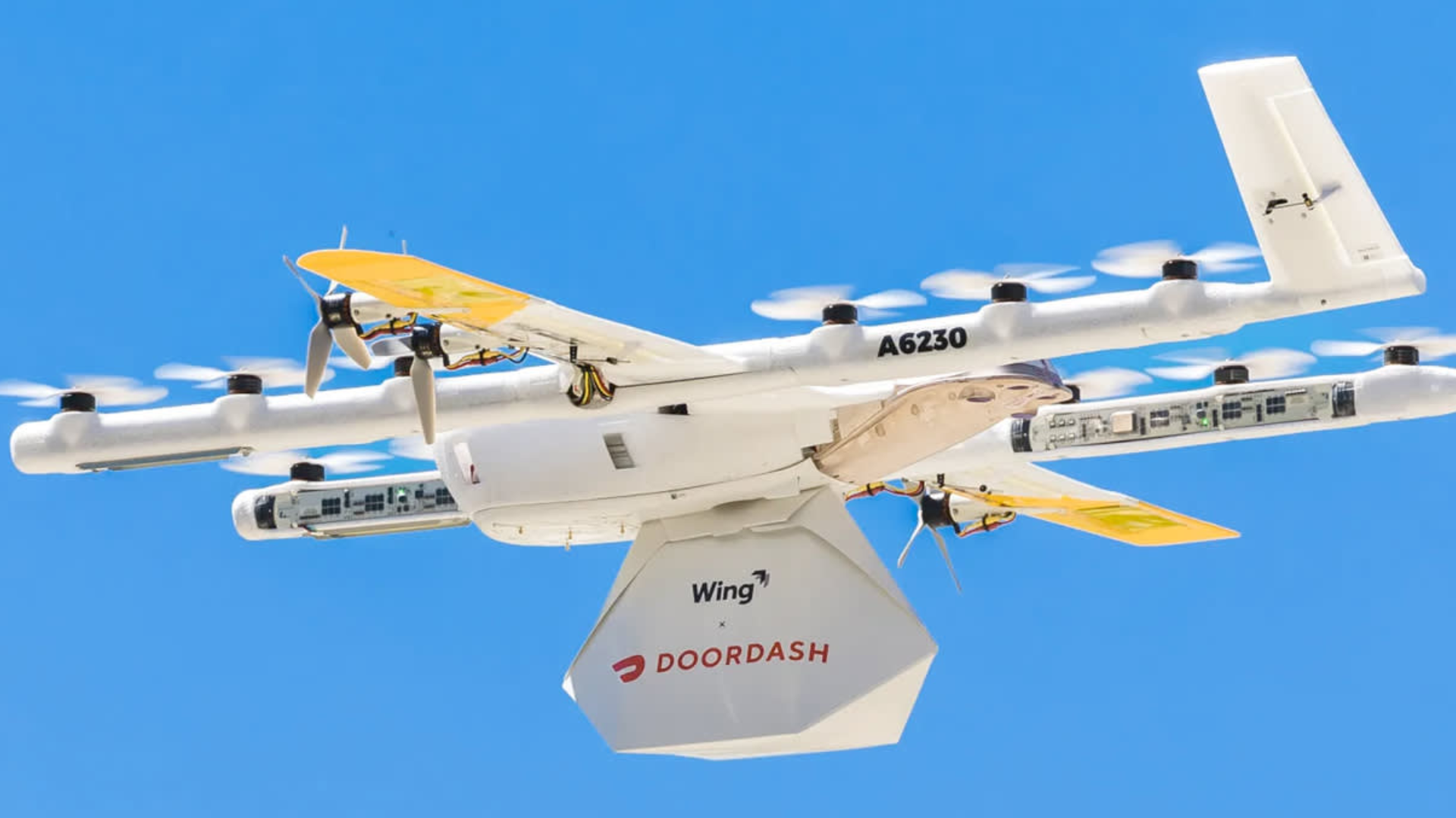 drone teslimatı, DoorDash, Wing, otonom drone, Charlotte, Kuzey Carolina, Panera Bread, Matcha Cafe Maiko, Joa Korean, fast food, teknoloji, inceleme, PCWorld, Michael, drone teknolojisi, yemek teslimatı, geleceğin teknolojisi, insansız hava aracı
